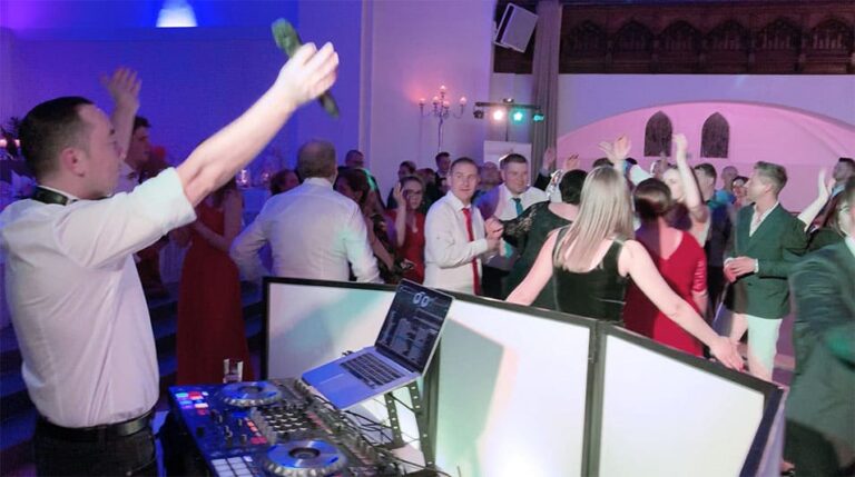 Hochzeits-DJ Andrey Singer bei einer multikulturellen Hochzeit